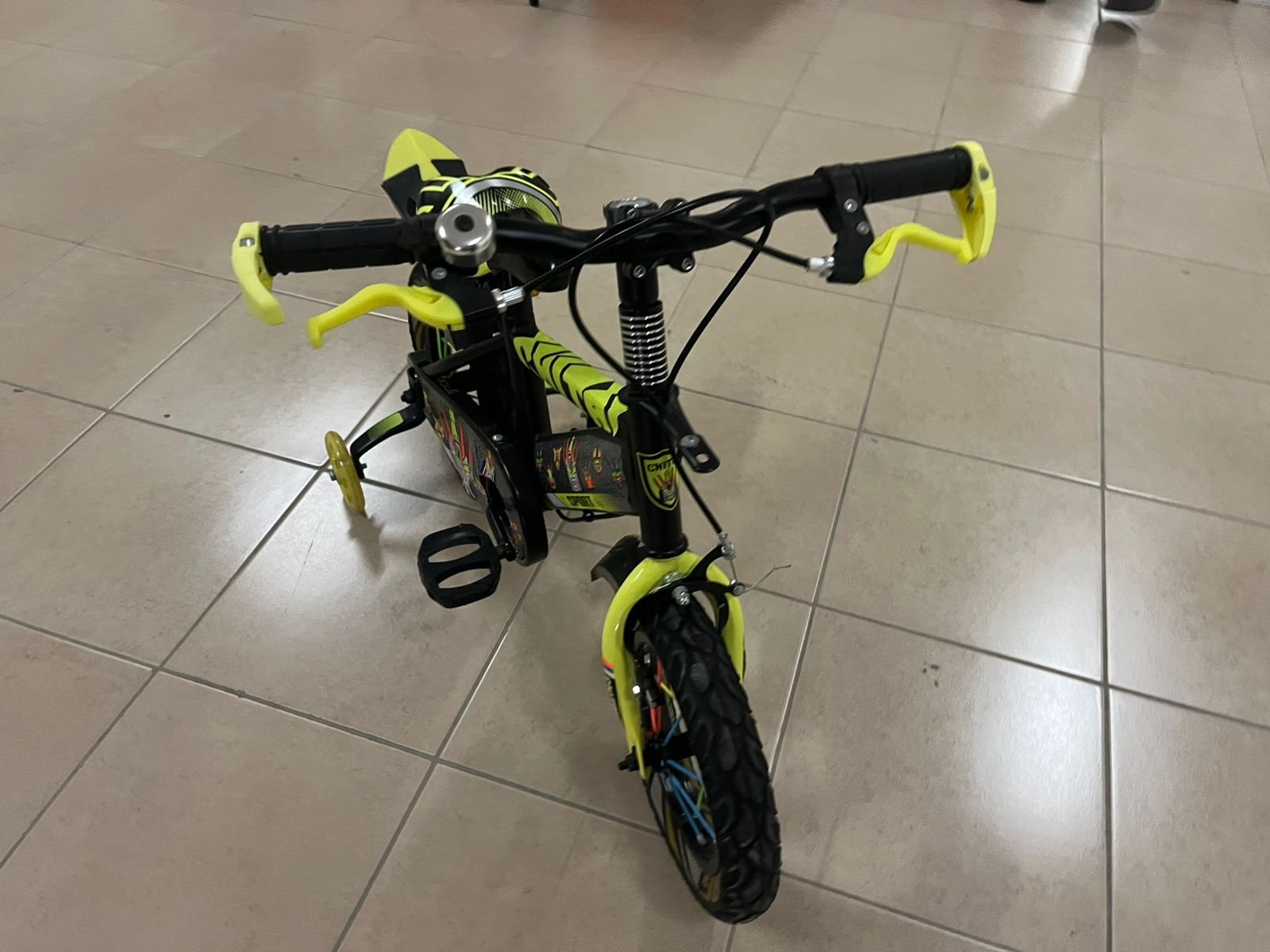 Children's sports bicycle in black and yellow - Image 4