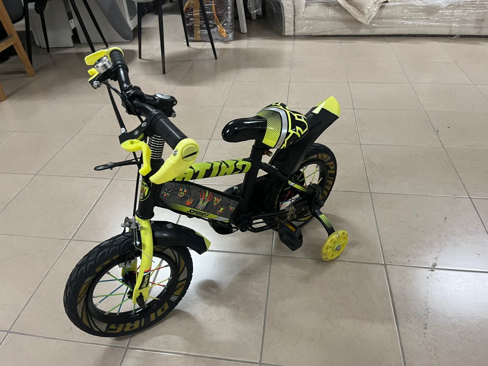 Children's sports bicycle in black and yellow - Image 7