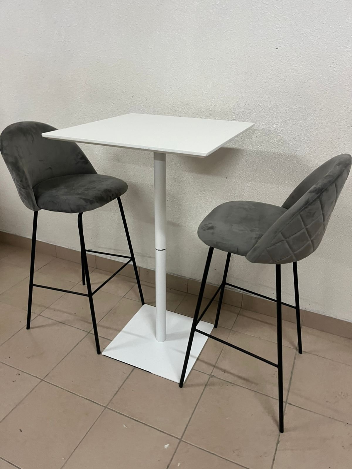 Bar table with two chairs - Image 2