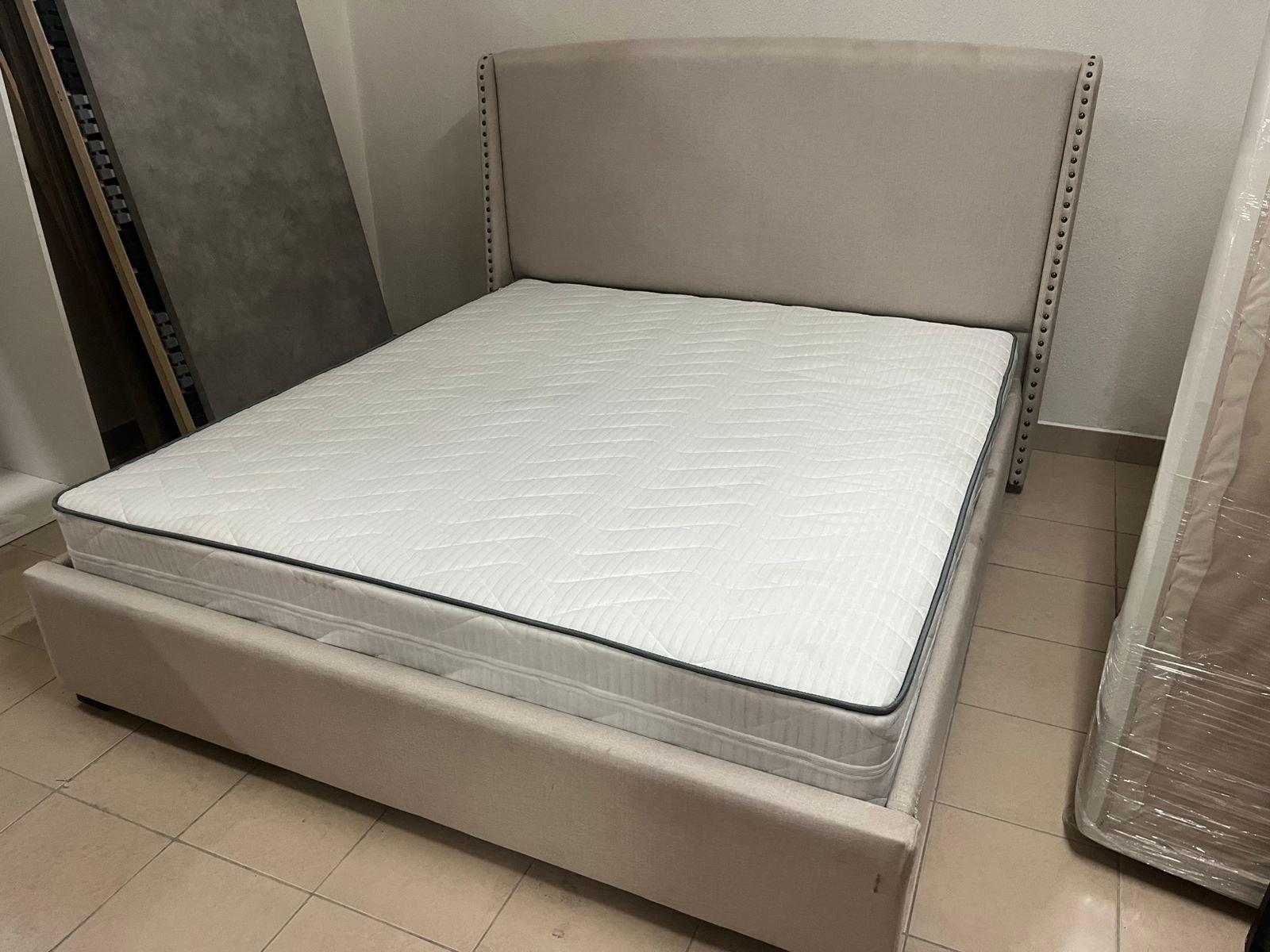 Bed with mattress from Home Centre - Image 3