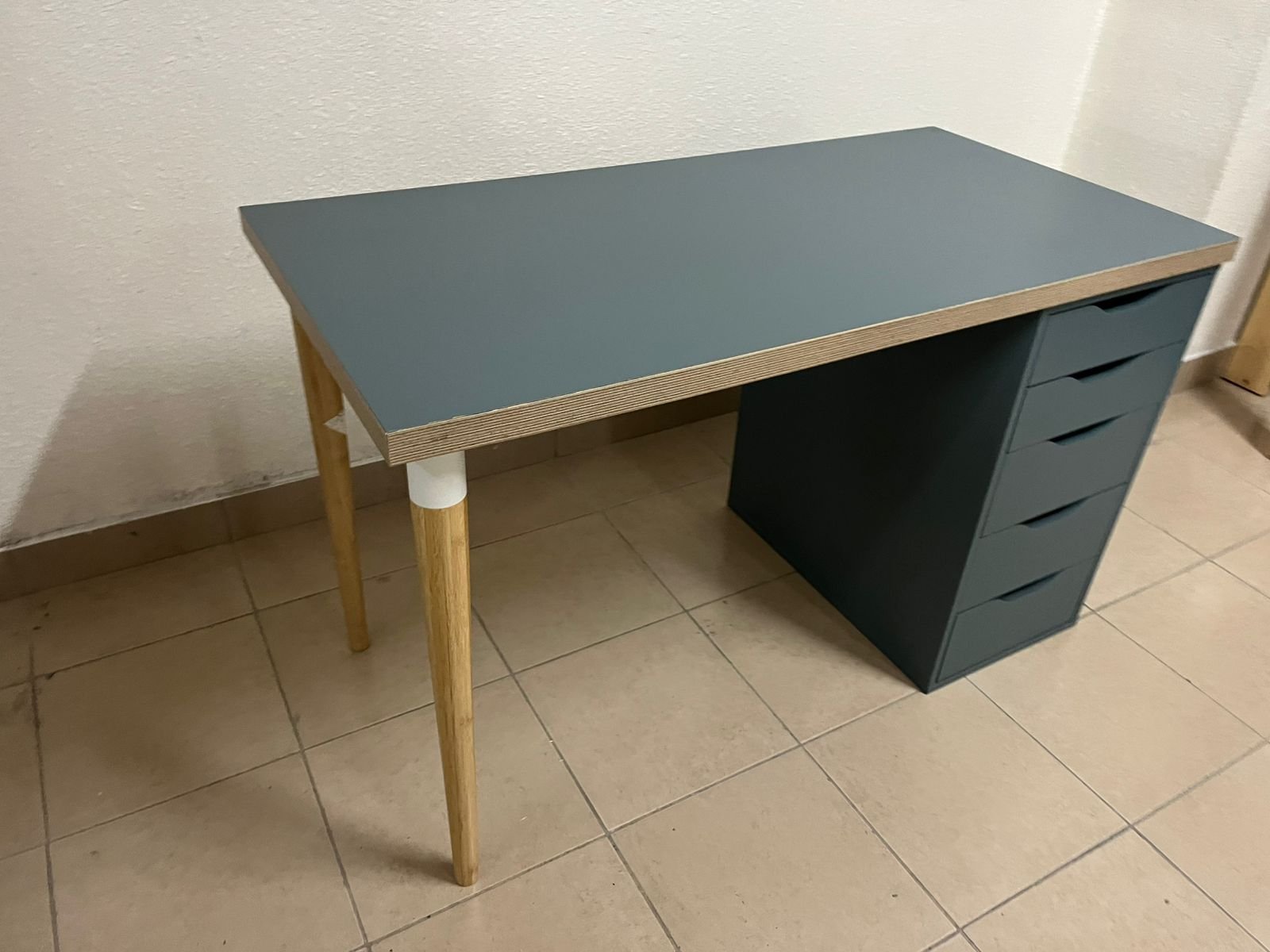 IKEA LAGKAPTEN / ALEX desk in gray. - Image 7