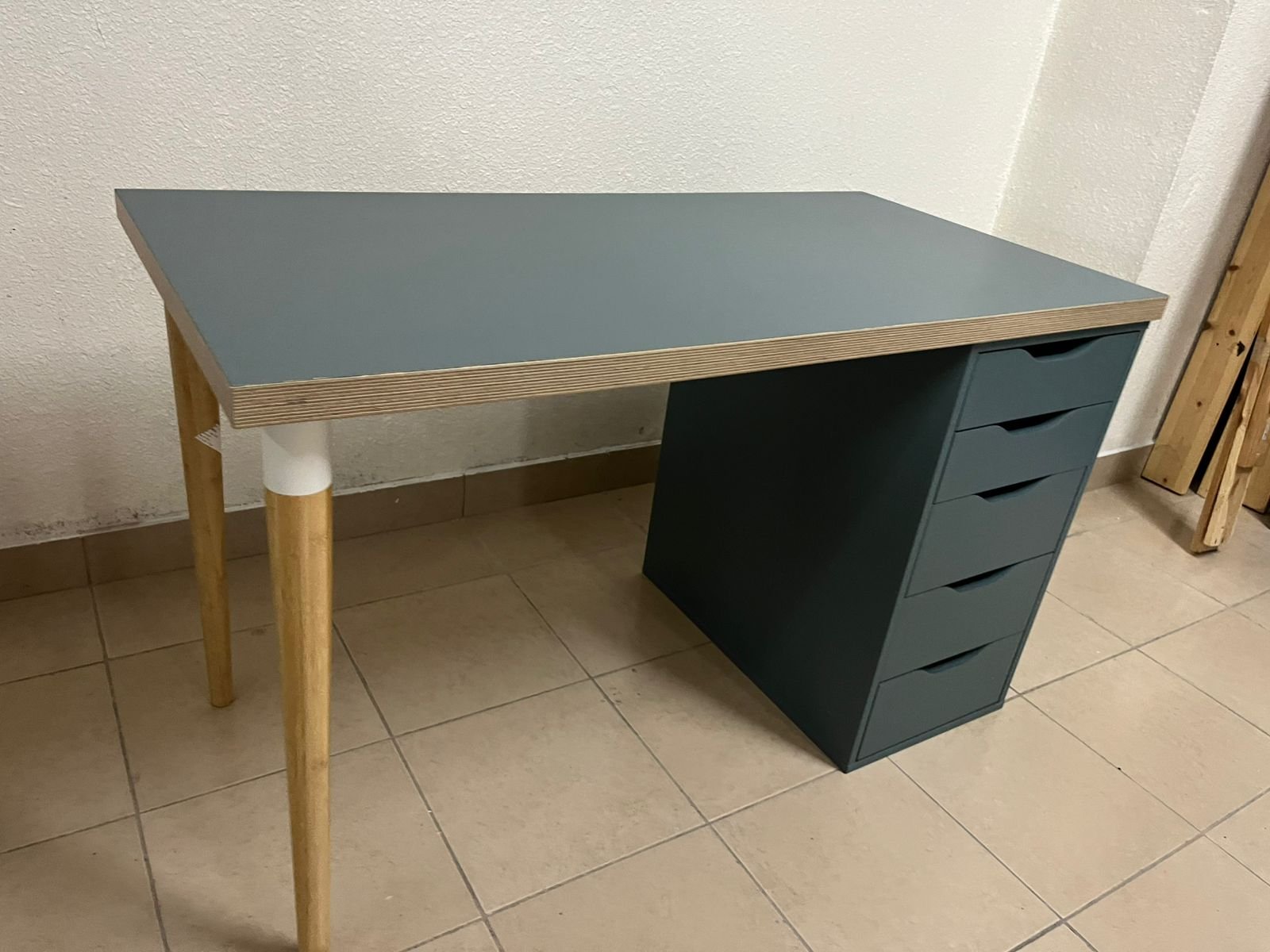 IKEA LAGKAPTEN / ALEX desk in gray.