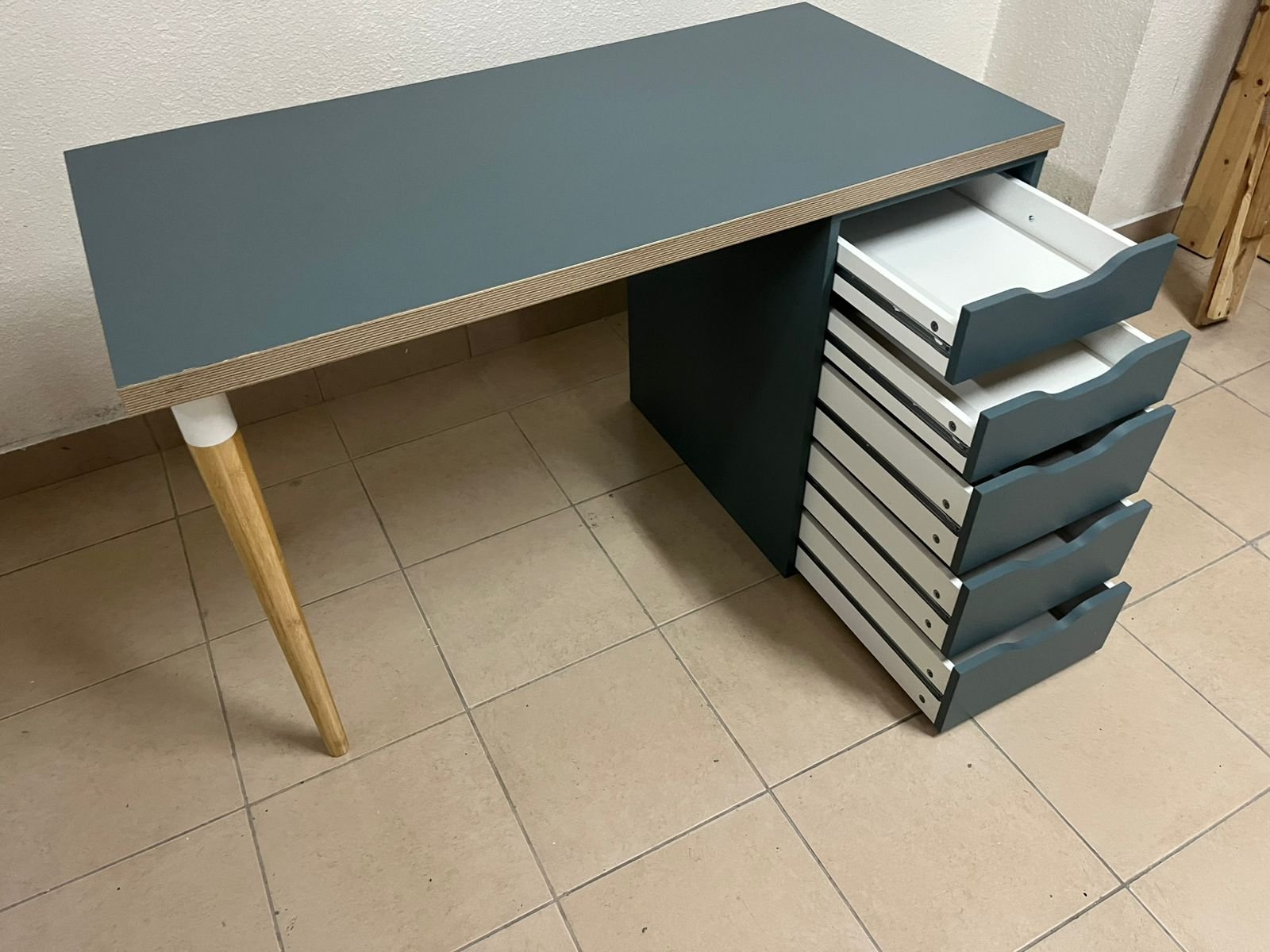 IKEA LAGKAPTEN / ALEX desk in gray. - Image 9