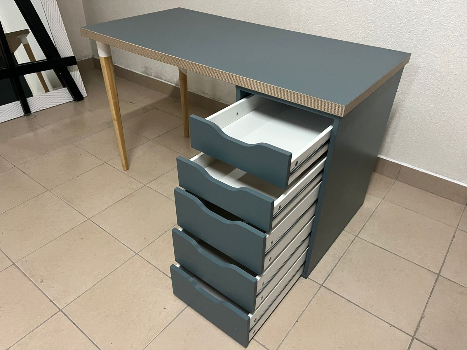 IKEA LAGKAPTEN / ALEX desk in gray. - Image 11