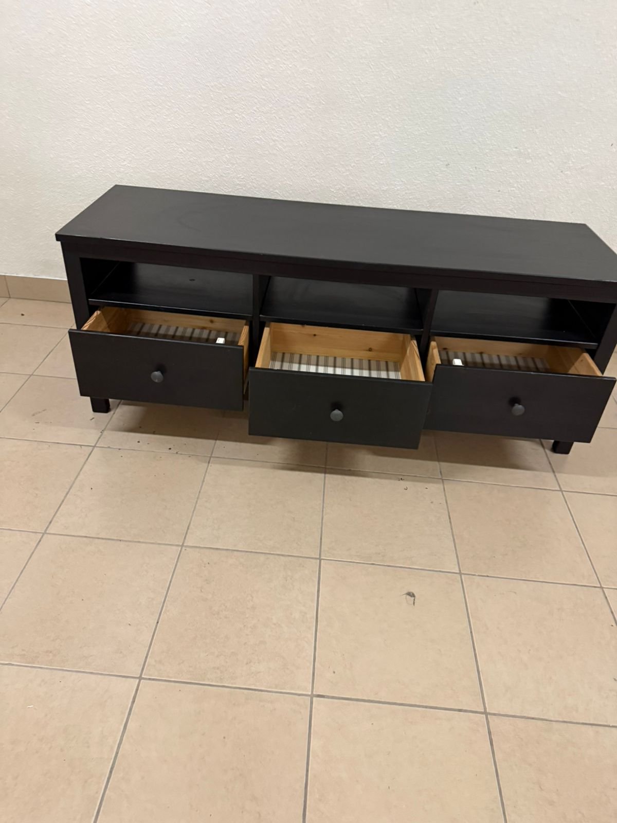 TV stand from IKEA - Image 3