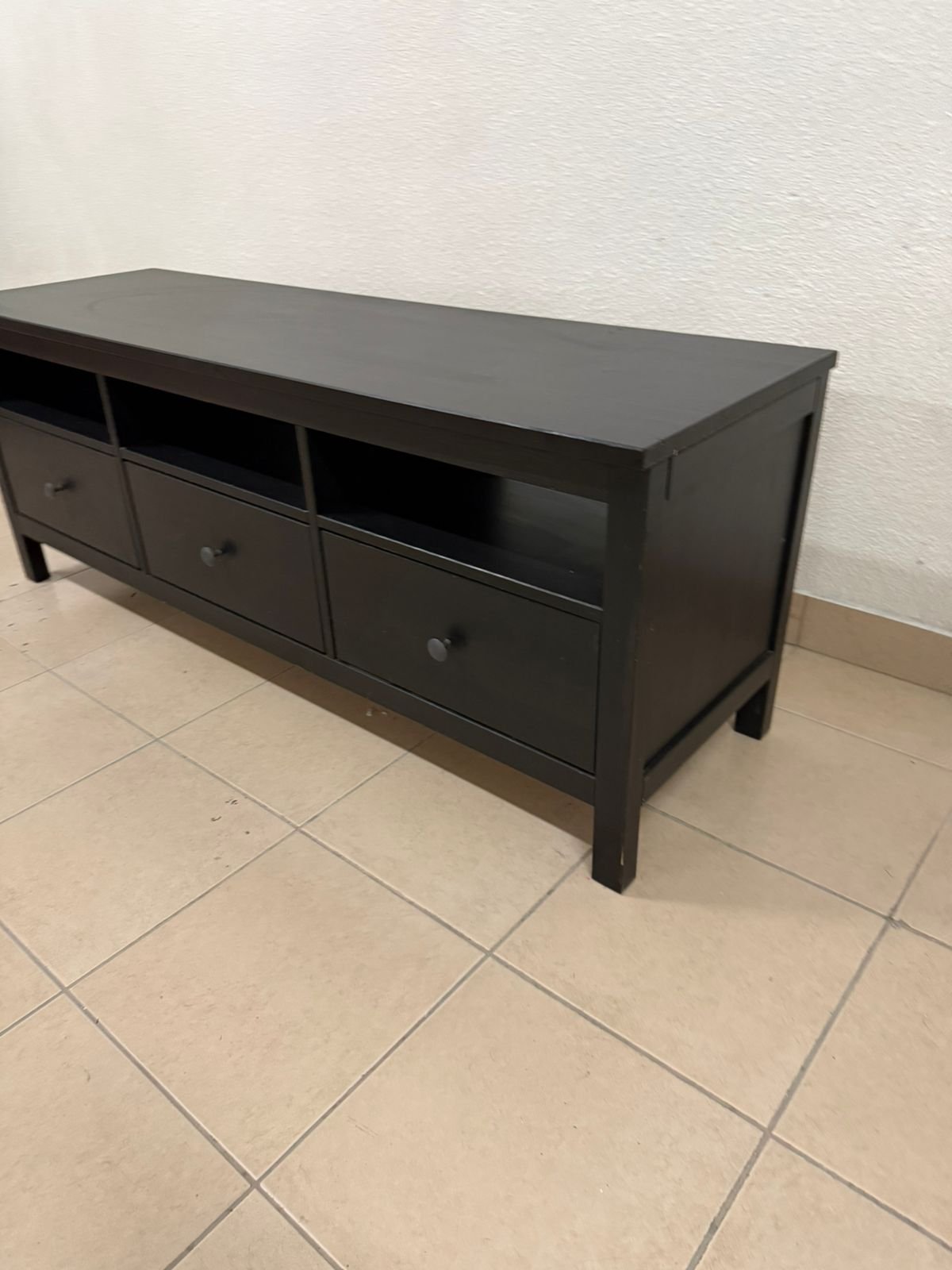 TV stand from IKEA - Image 9