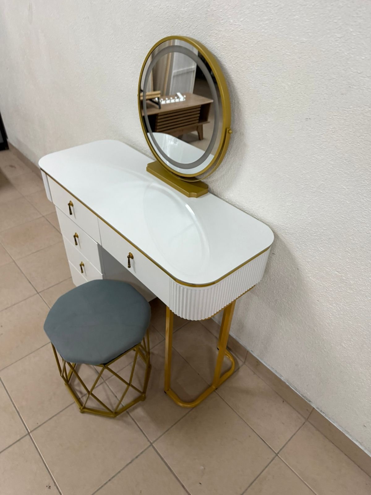 Modern white and gold makeup table with an elegant design - Image 12