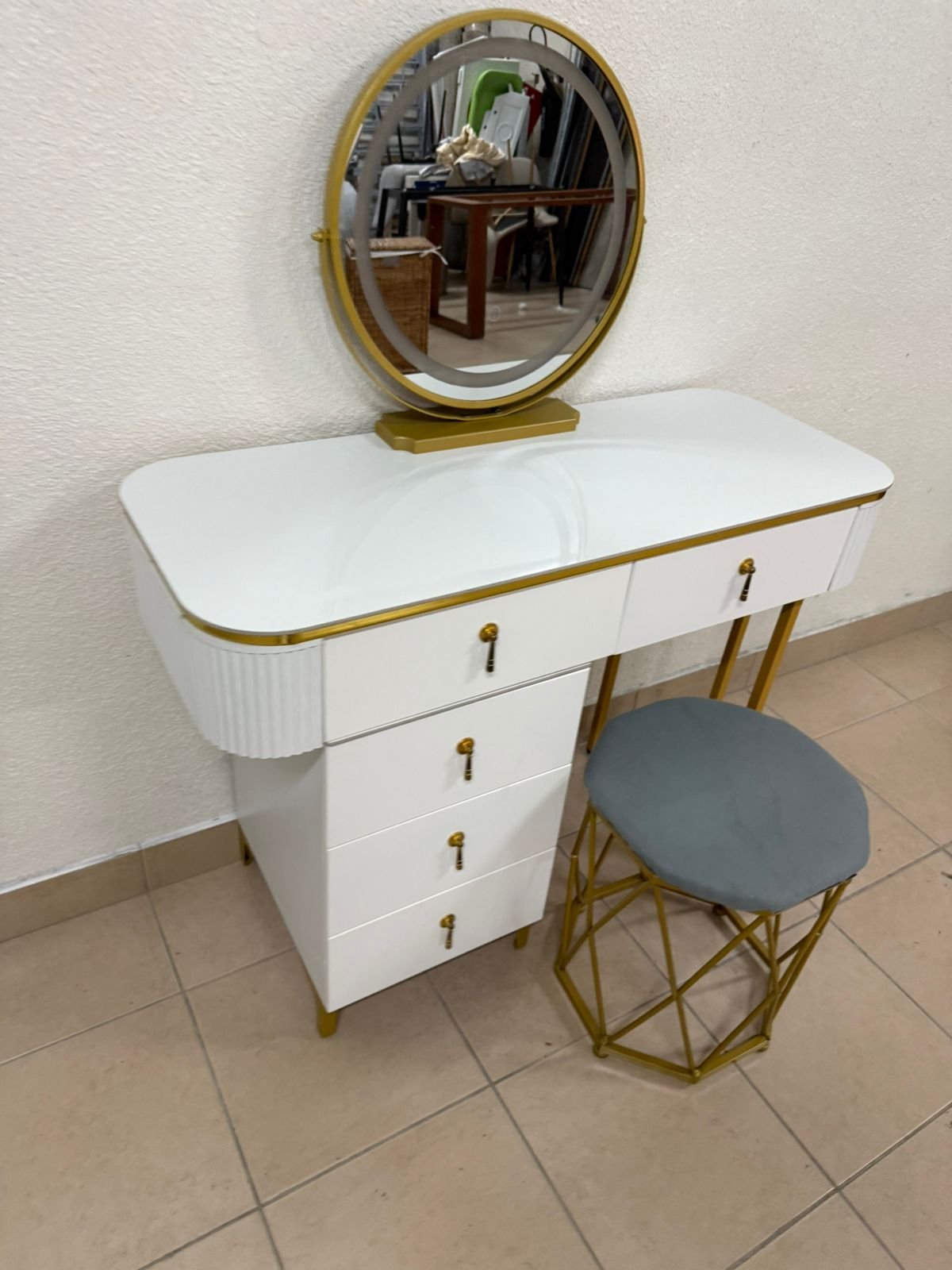Modern white and gold makeup table with an elegant design - Image 13