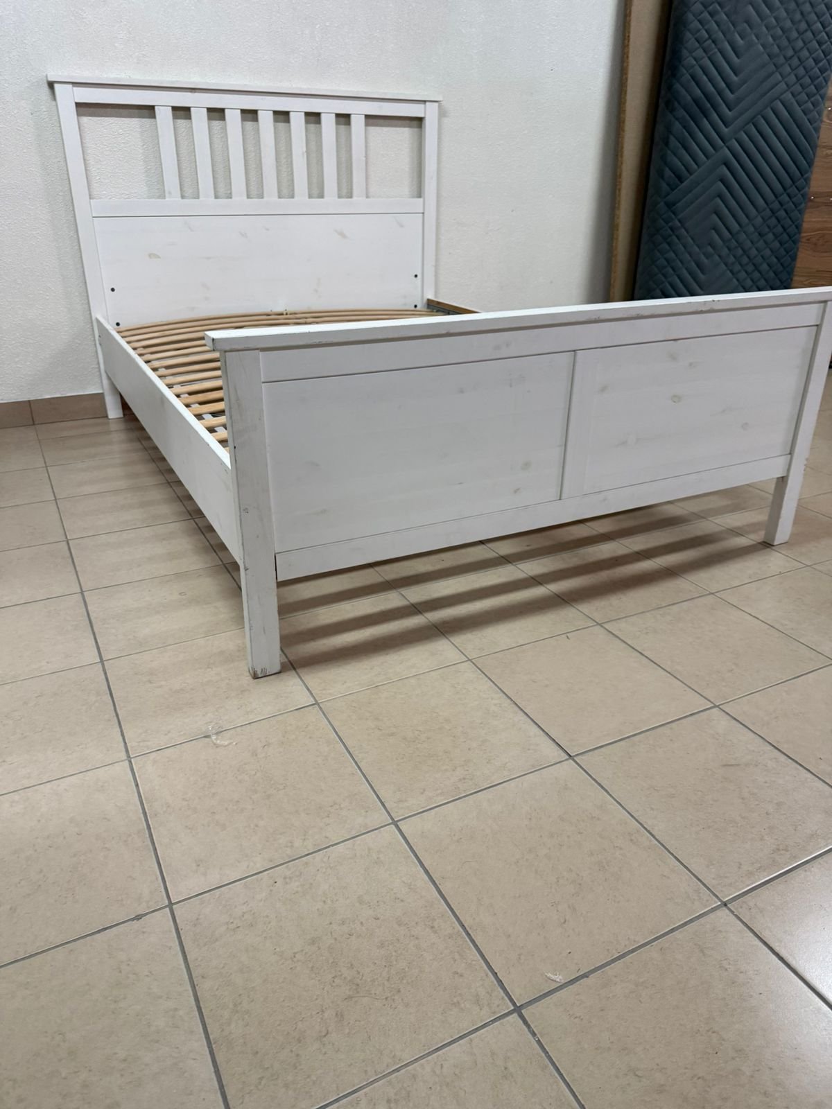 White IKEA bed 140x200 cm - Image 2