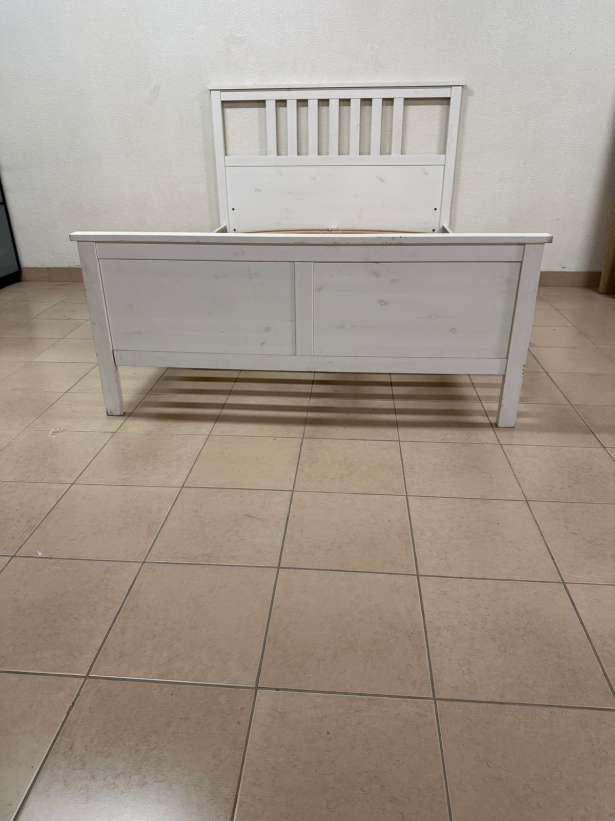 White IKEA bed 140x200 cm - Image 3