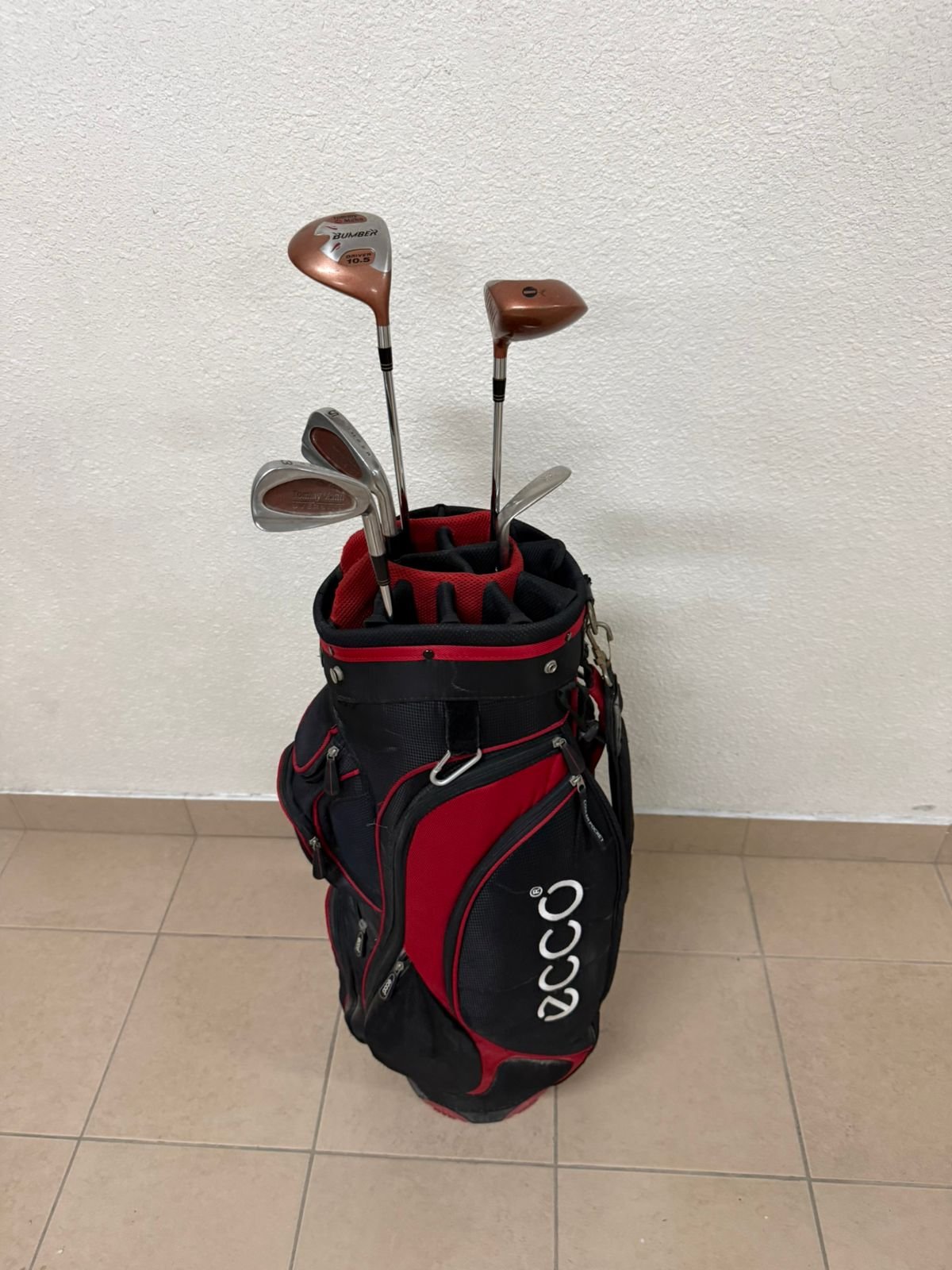 A complete set of golf clubs with a carrying case. - Image 2