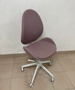 IKEA HATTEFJÄLL office chair with armrests and white base.