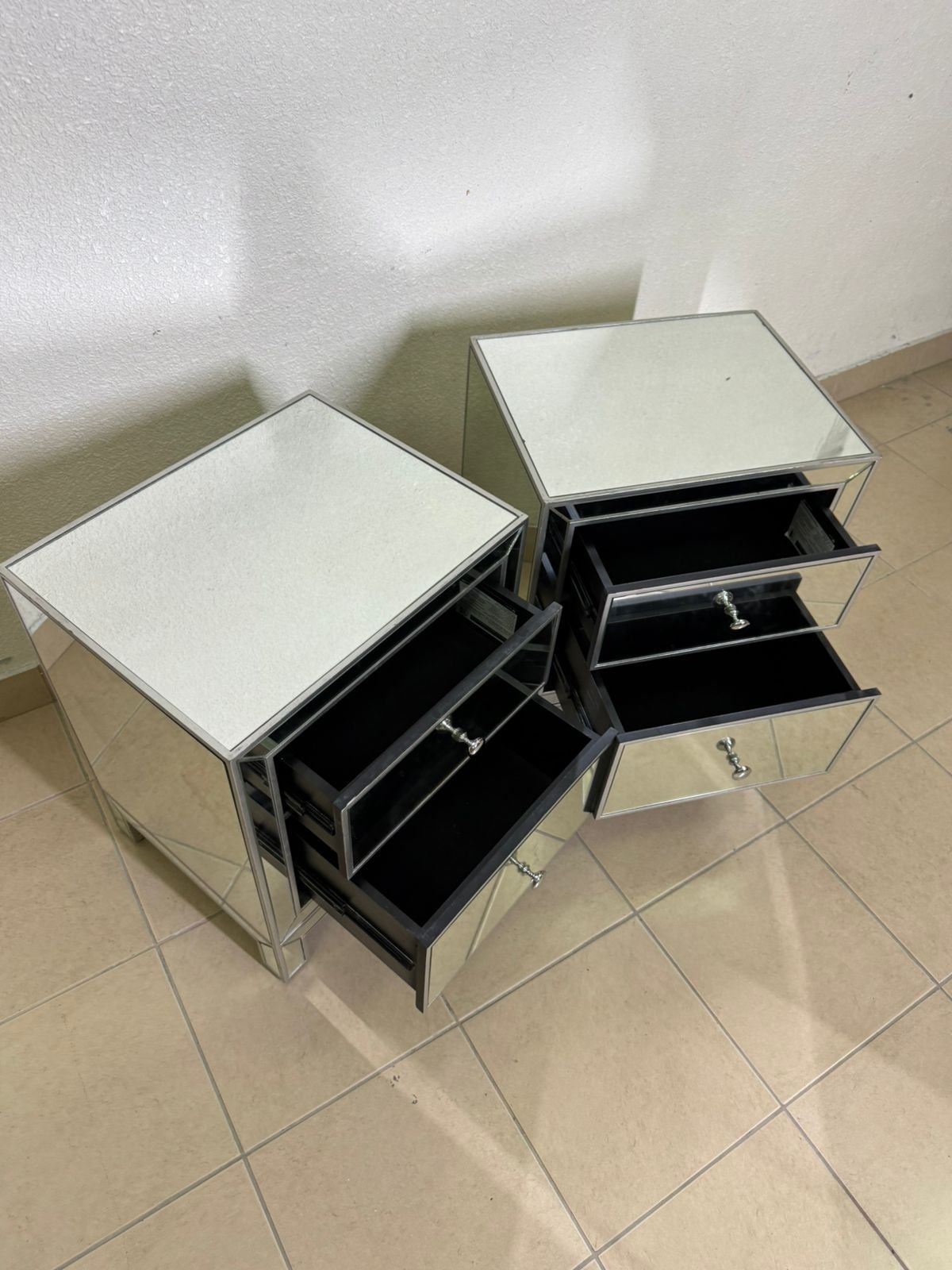 Silver bedside table and mirrors - Image 2