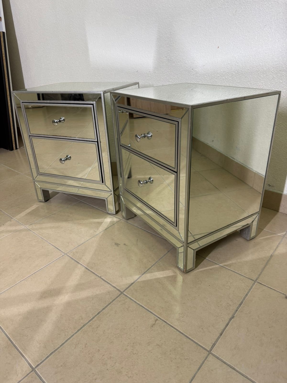 Silver bedside table and mirrors - Image 3