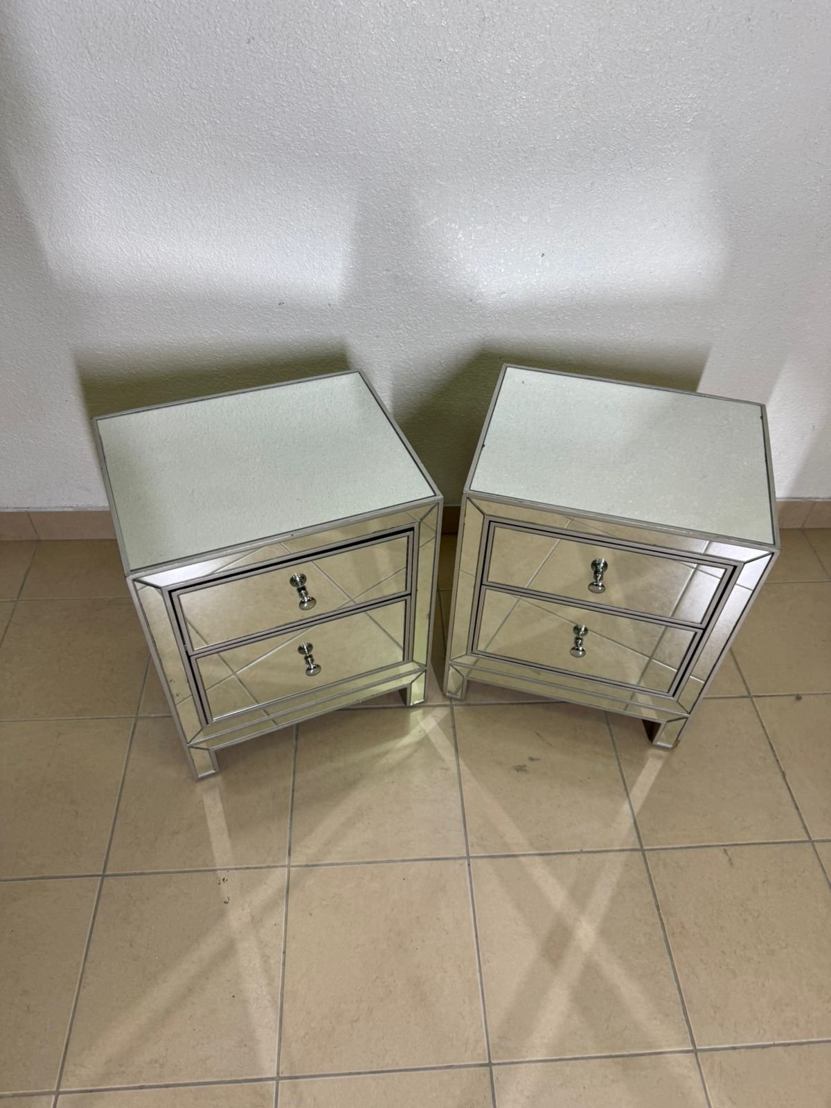 Silver bedside table and mirrors - Image 14