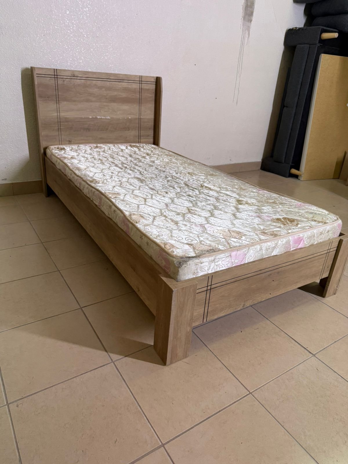 Wooden bed with mattress from Home Box, 90*200 cm - Image 3