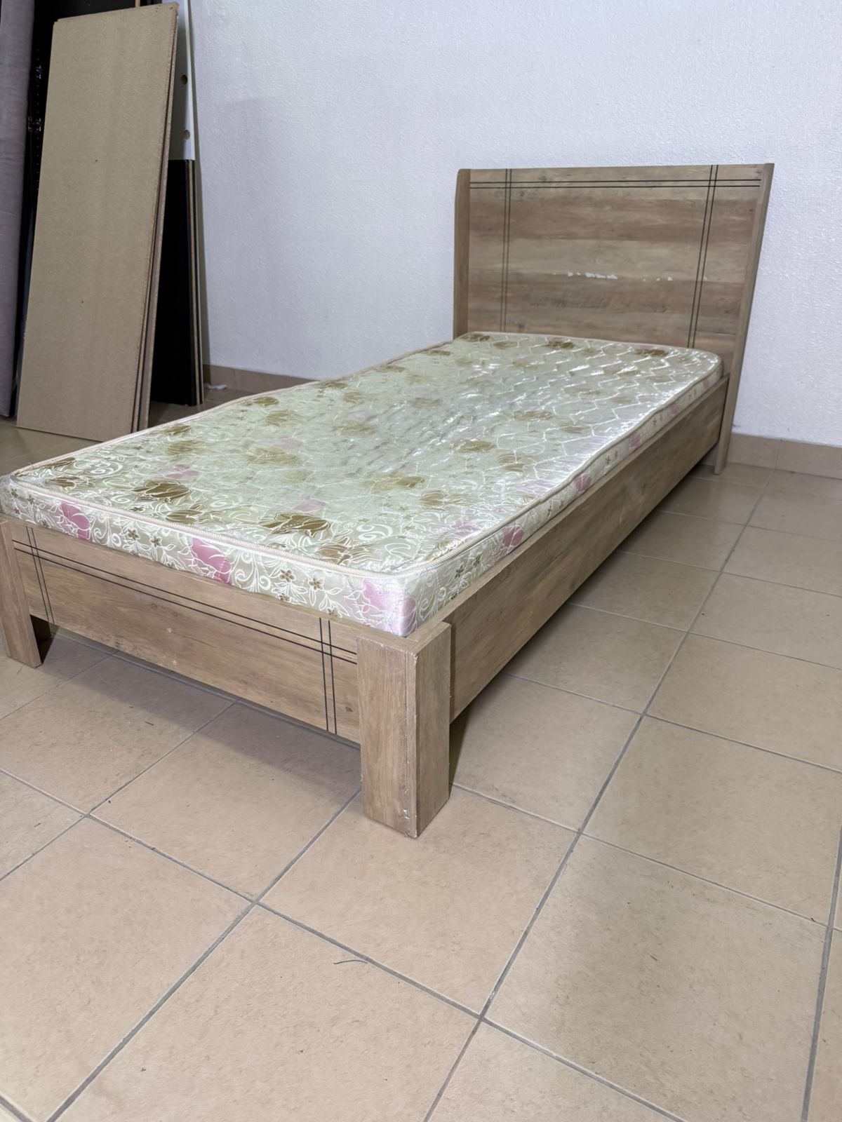 Wooden bed with mattress from Home Box, 90*200 cm - Image 7