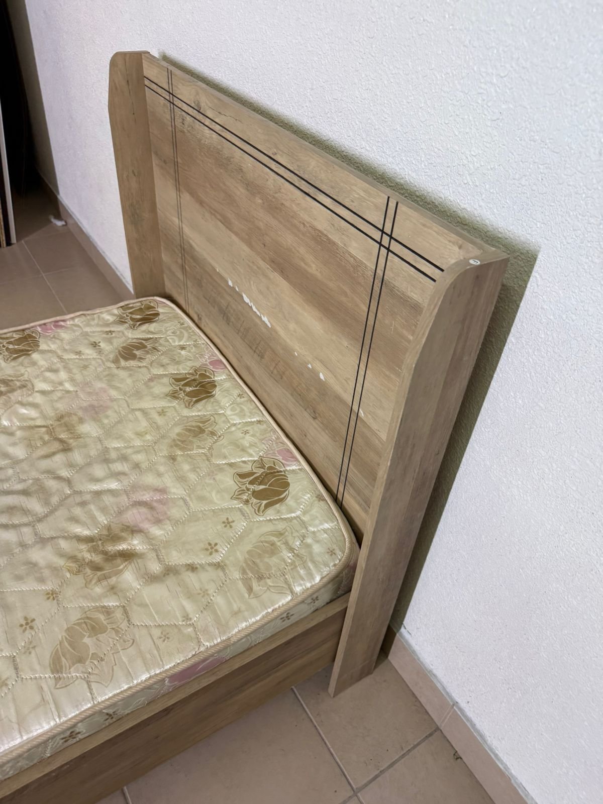 Wooden bed with mattress from Home Box, 90*200 cm - Image 8