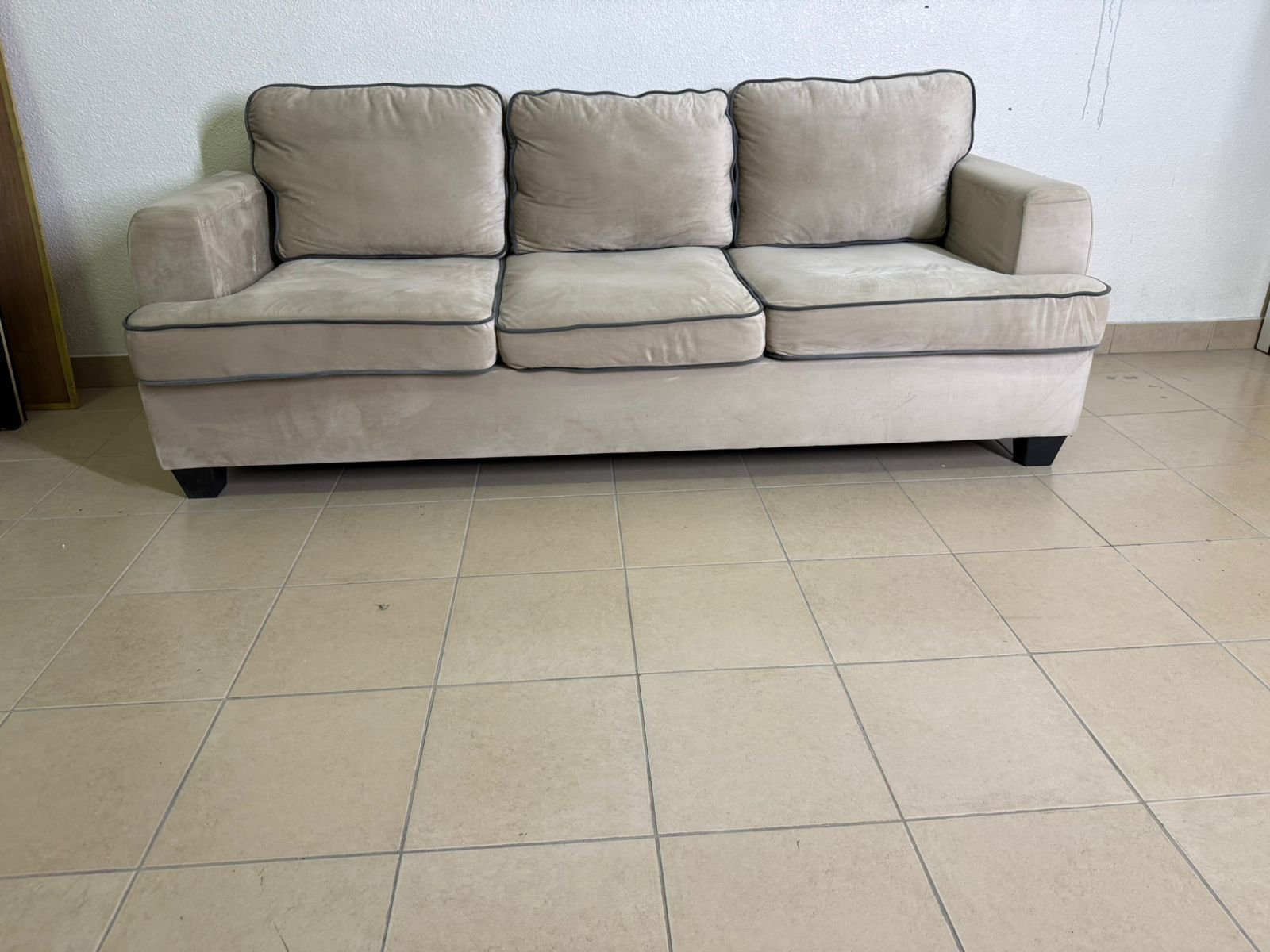 Shelton sofa by Pan Emirates, three-seater, cream color - Image 10