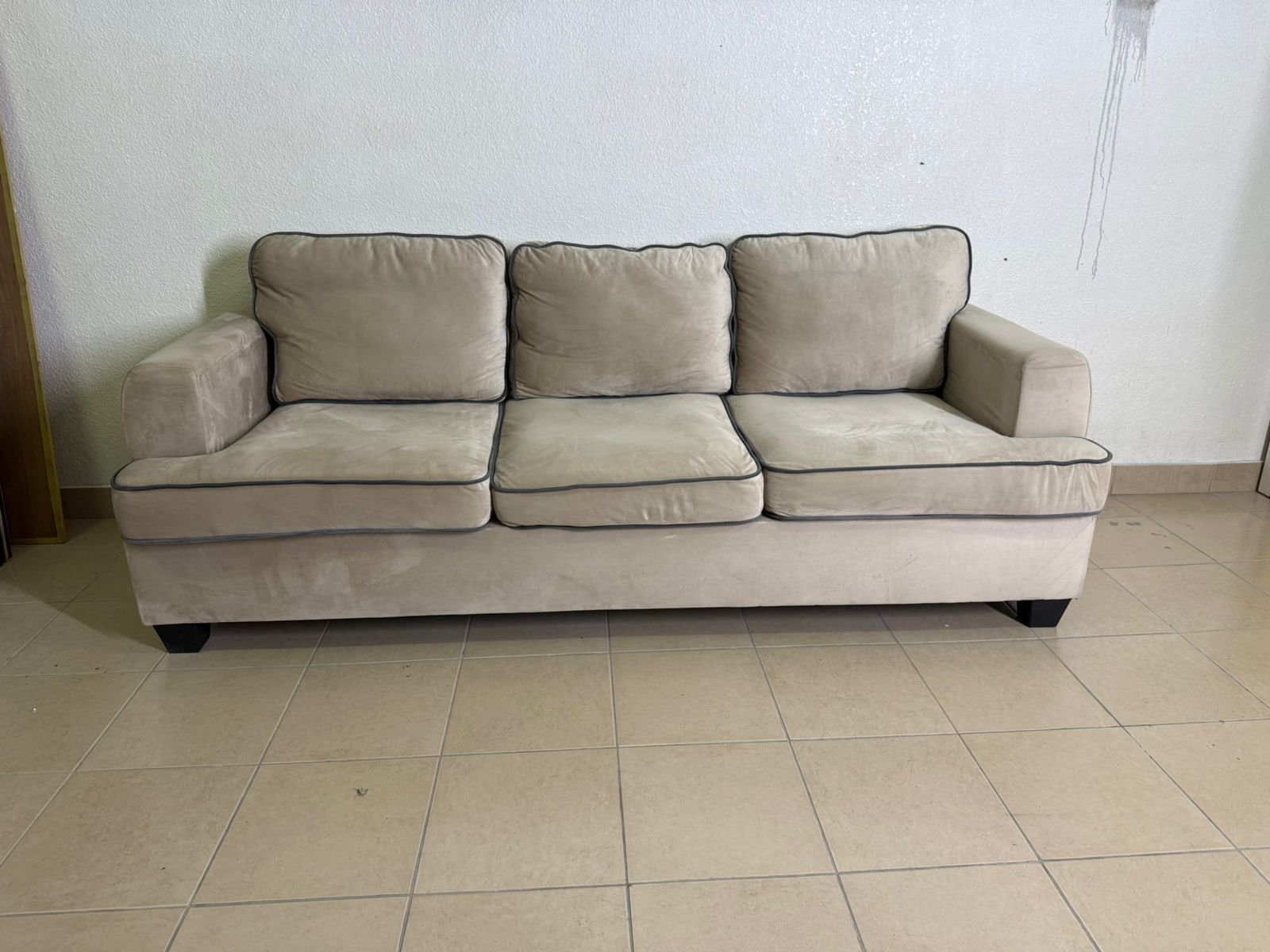 Shelton sofa by Pan Emirates, three-seater, cream color - Image 12