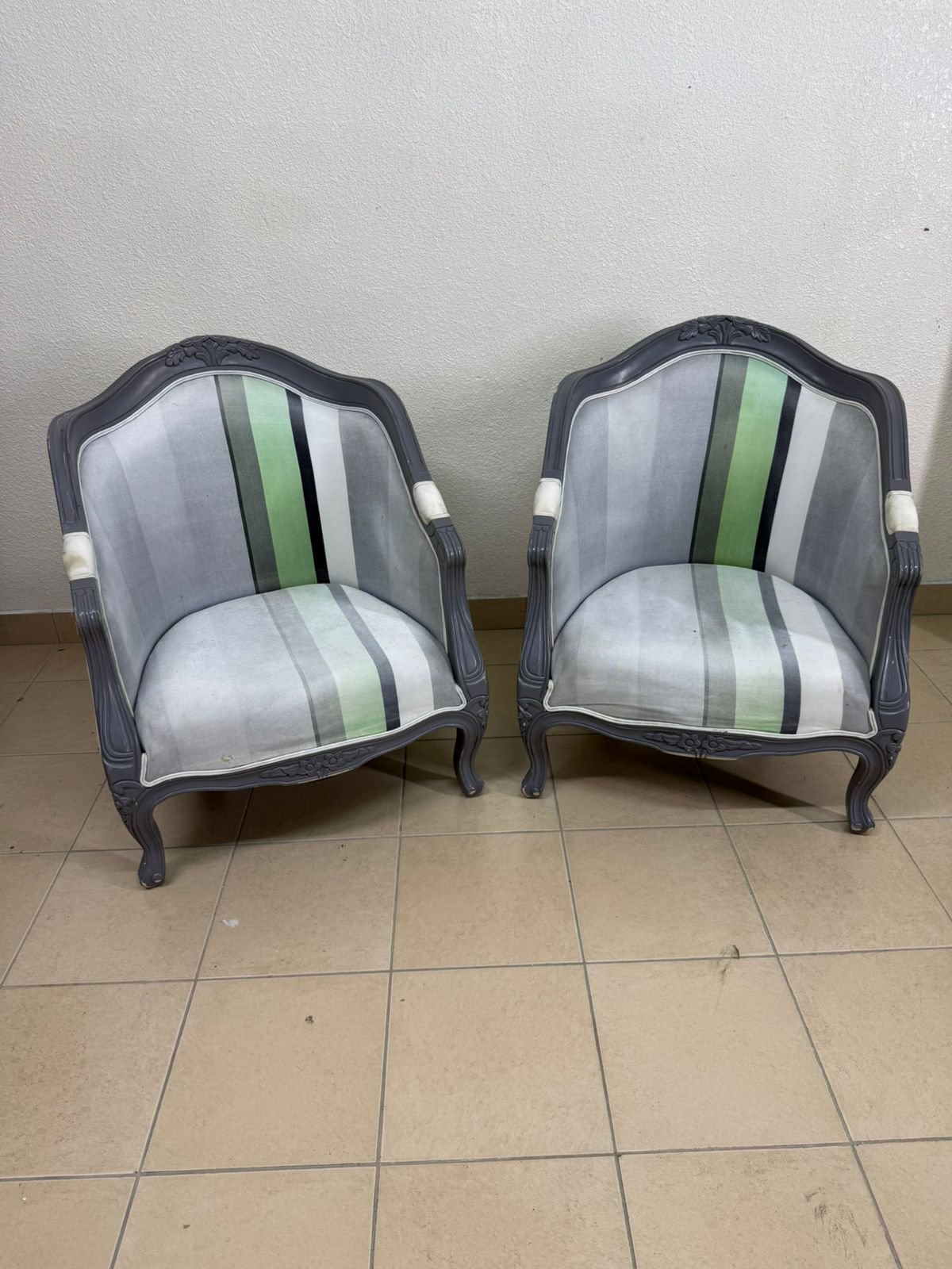 Two French-style armchairs - Image 2