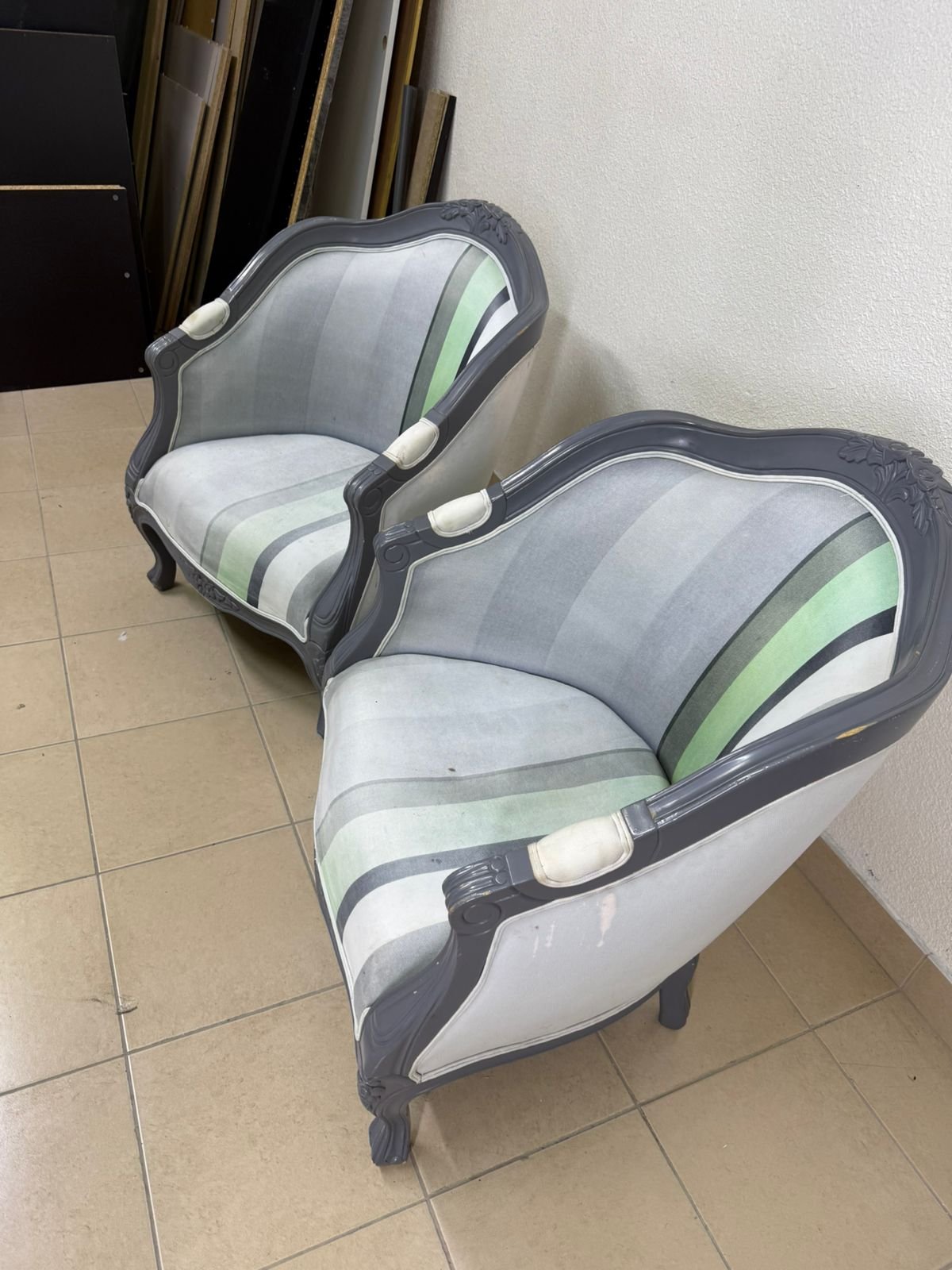 Two French-style armchairs - Image 5