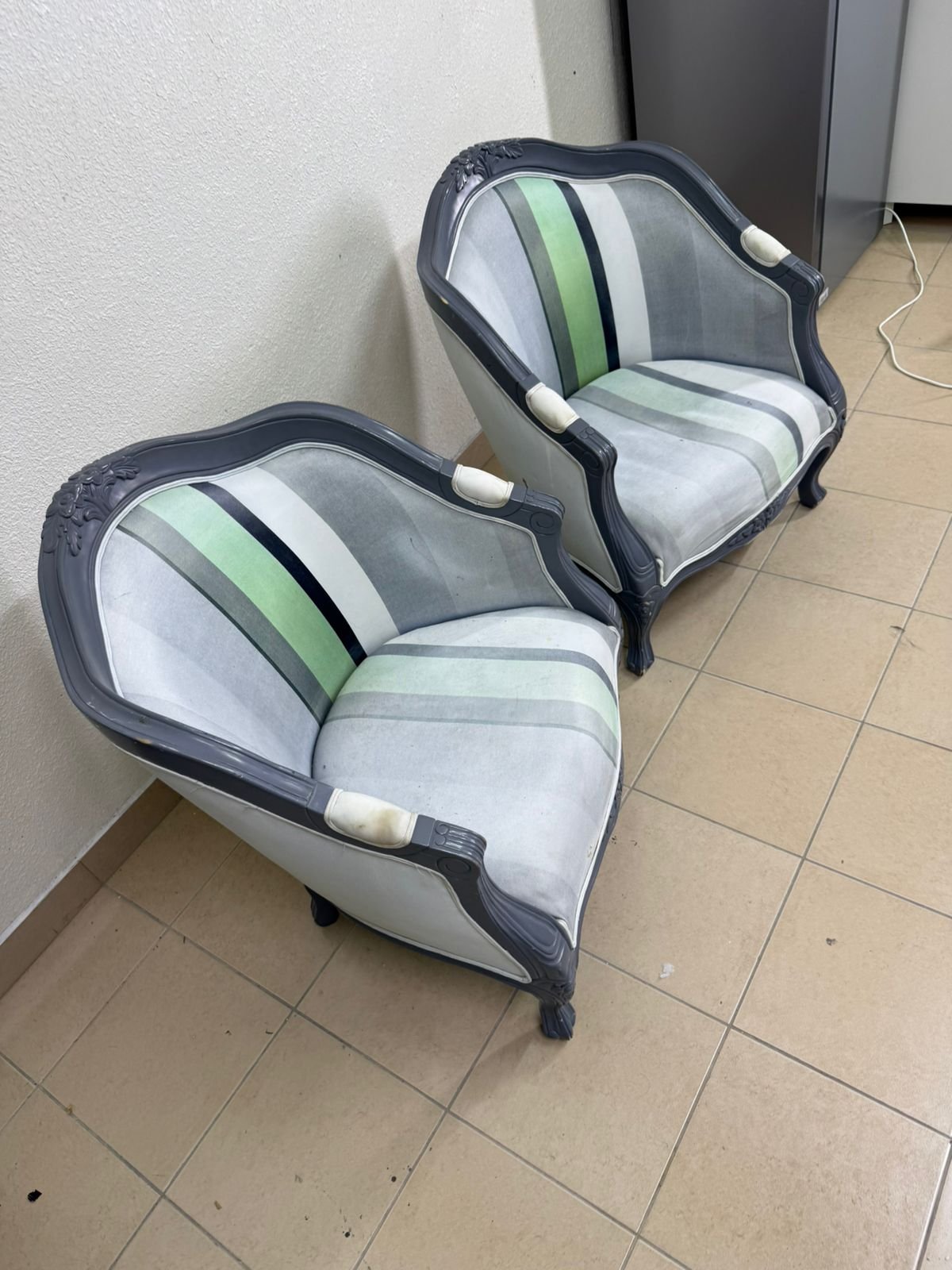 Two French-style armchairs - Image 7