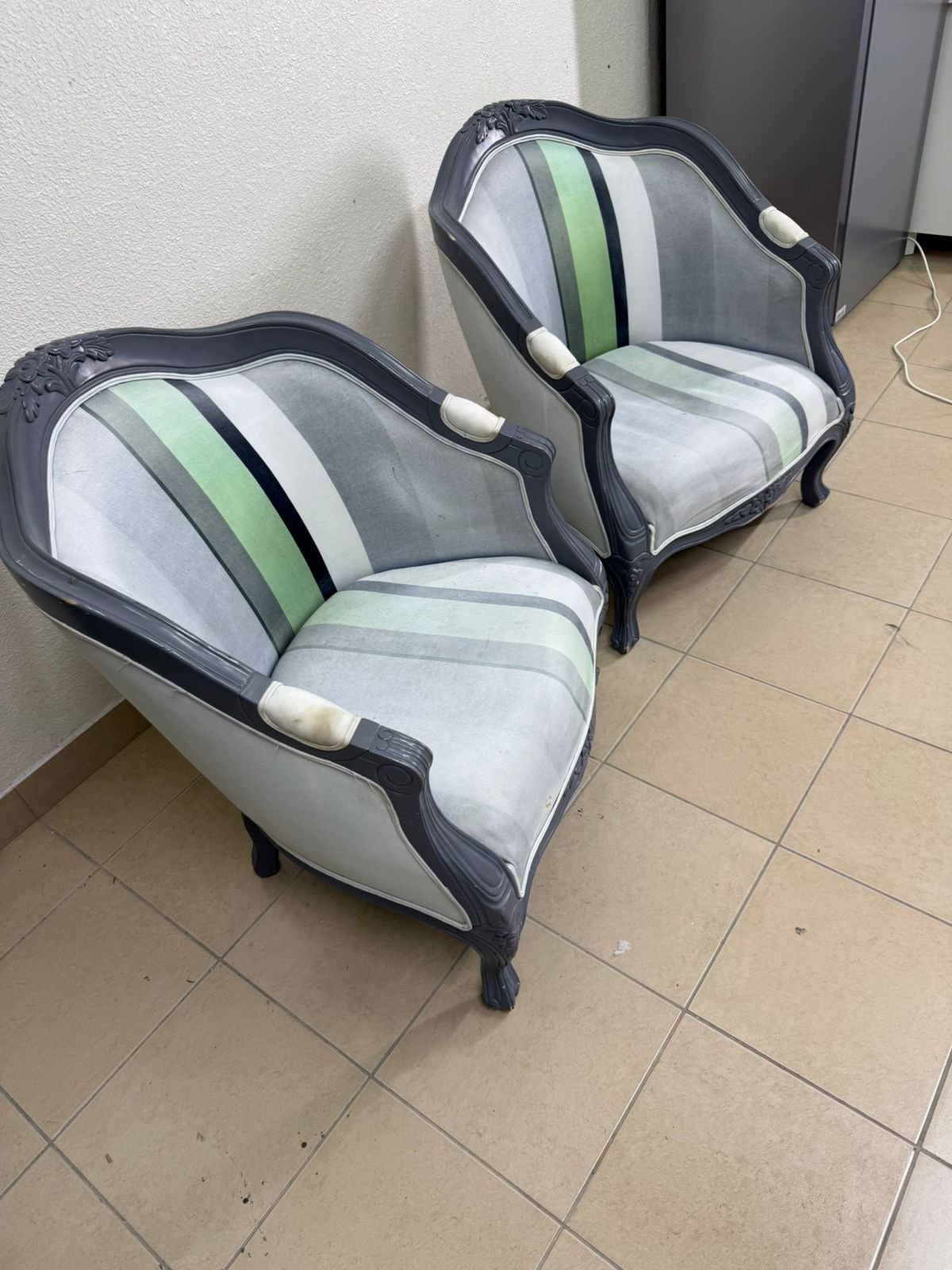 Two French-style armchairs - Image 11