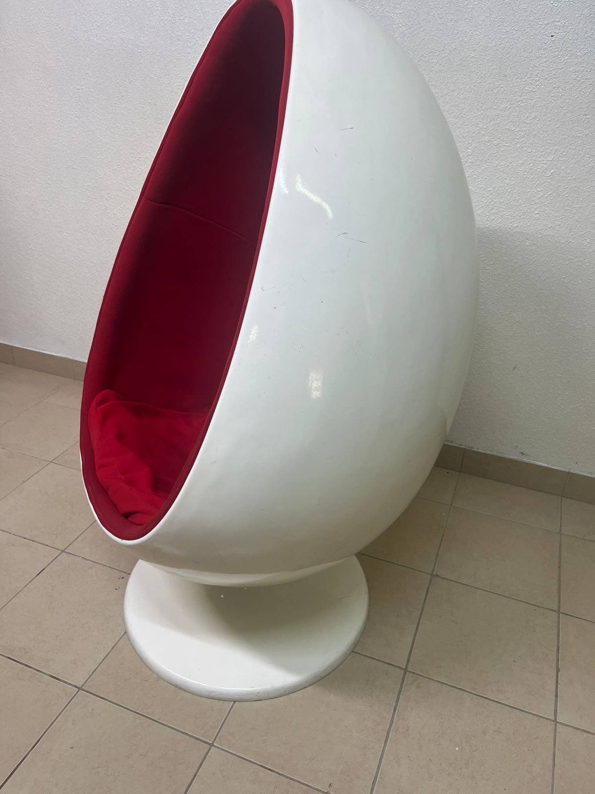 A famous chair known as the "ball chair" or "egg chair" - Image 3
