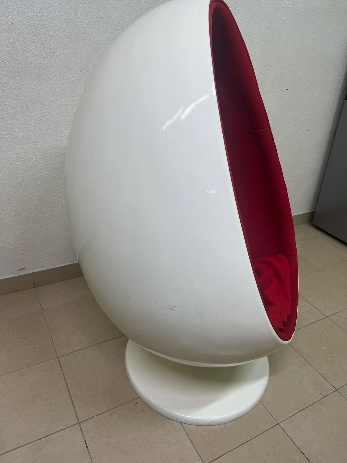 A famous chair known as the "ball chair" or "egg chair" - Image 4