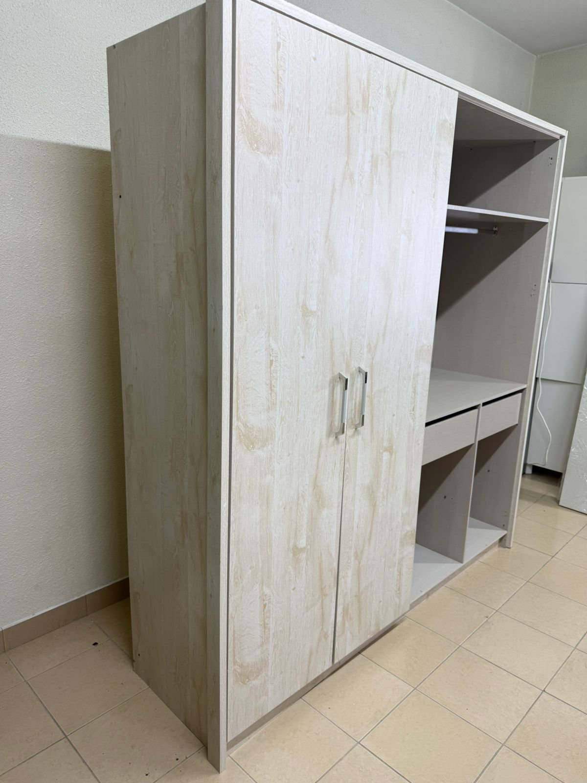 Wardrobe from Ban Emirates Furniture - Image 2