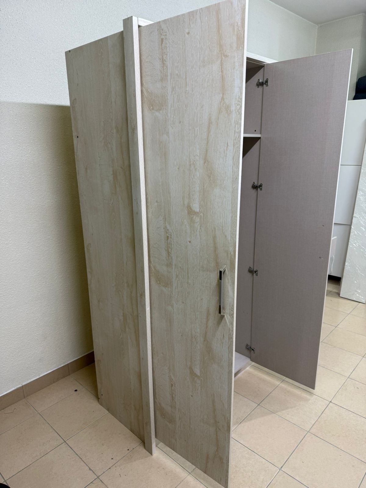 Wardrobe from Ban Emirates Furniture - Image 4