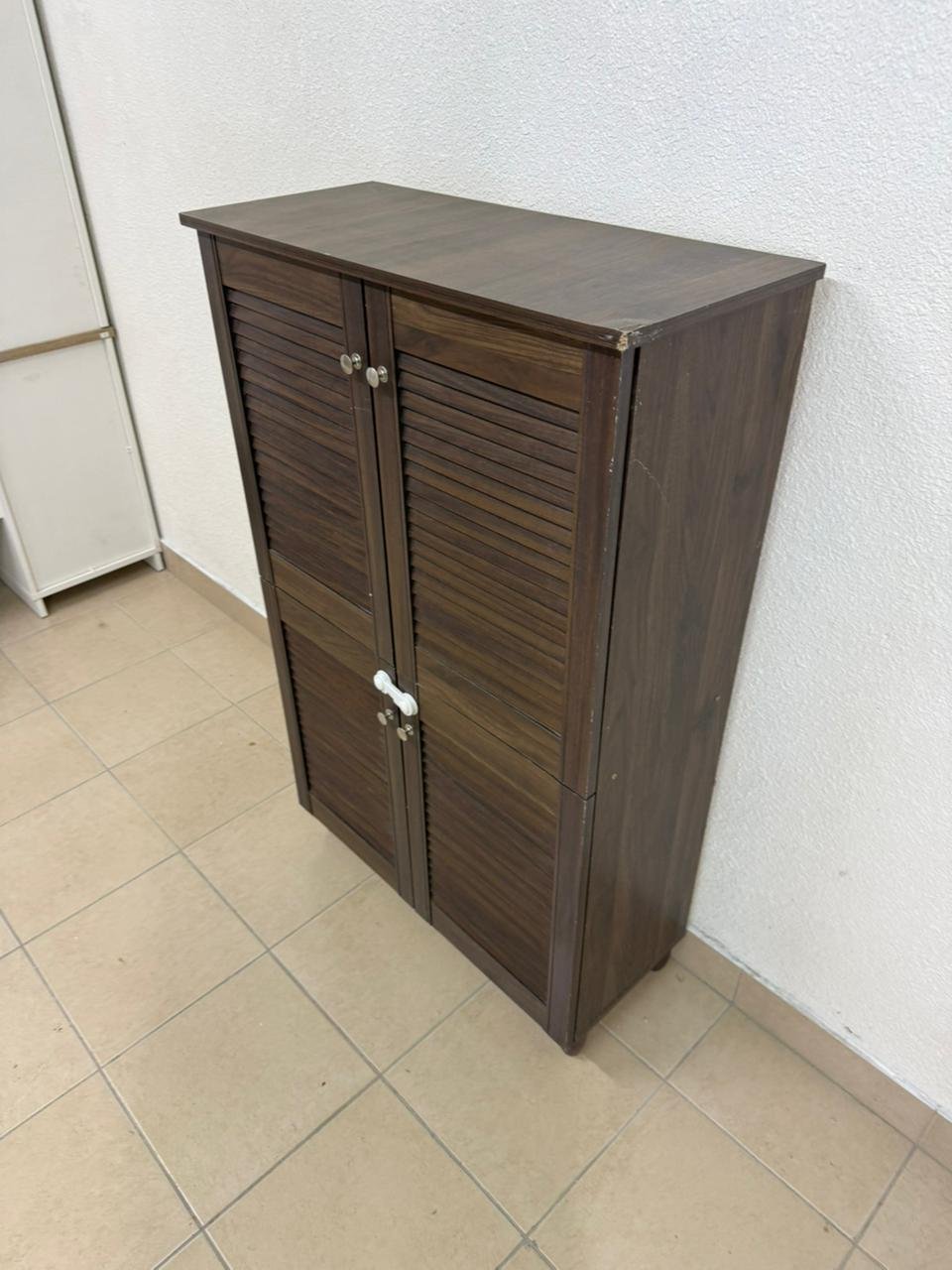Home Centre four-door shoe cabinet - Image 2