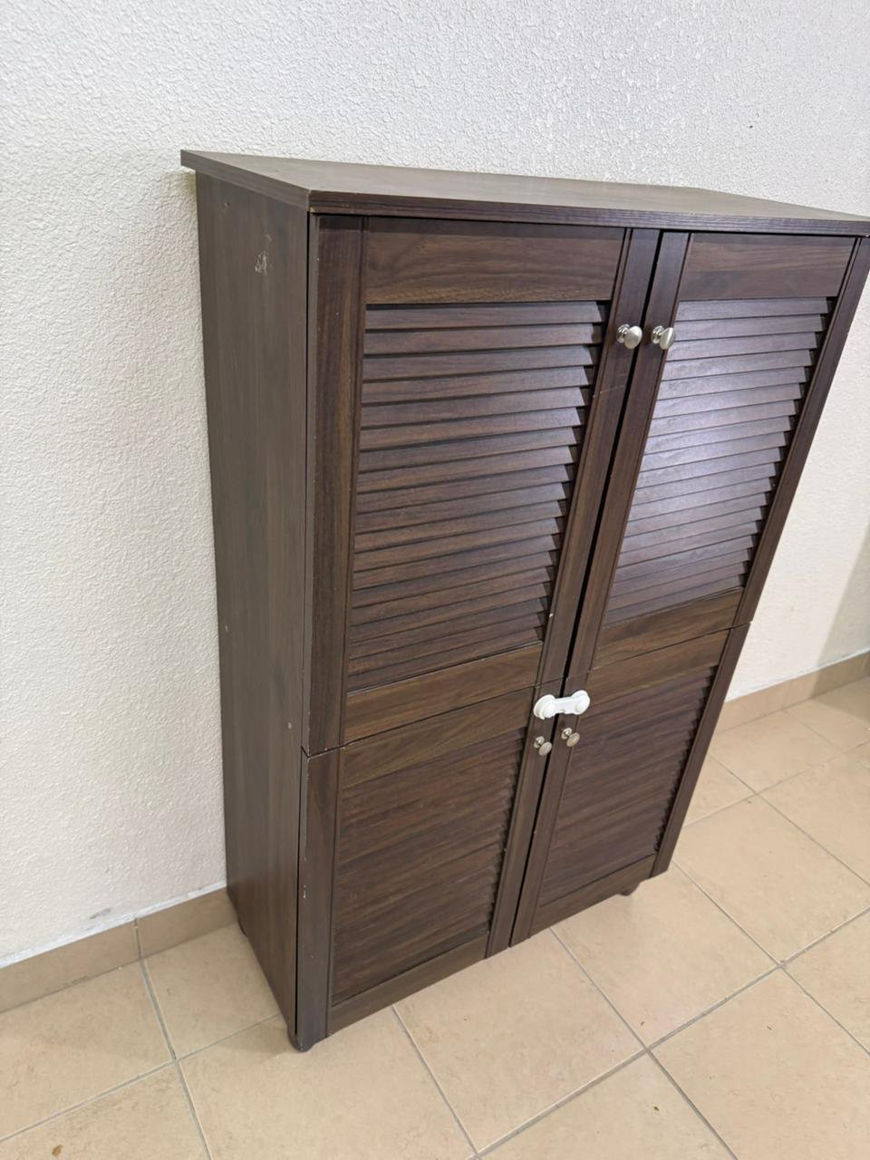 Home Centre four-door shoe cabinet - Image 3