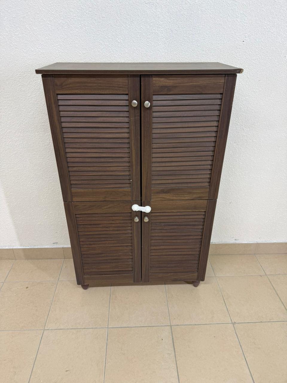 Home Centre four-door shoe cabinet - Image 12