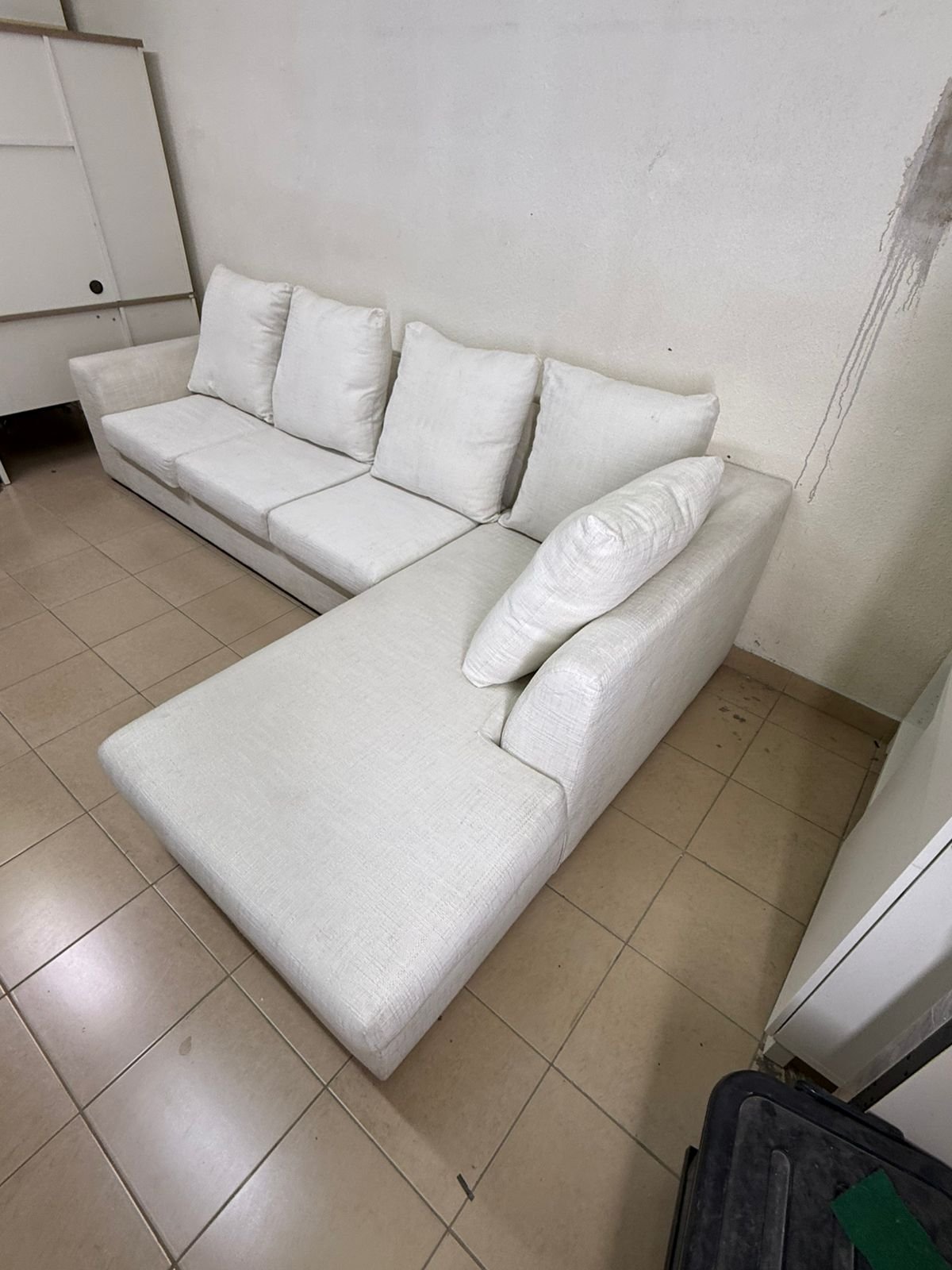 Light-colored sectional (L-shaped) sofa with comfortable back cushions - Image 5