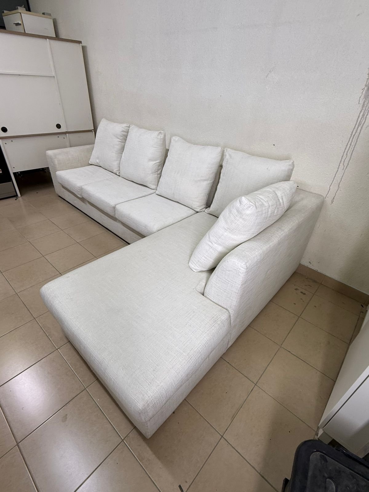 Light-colored sectional (L-shaped) sofa with comfortable back cushions - Image 9