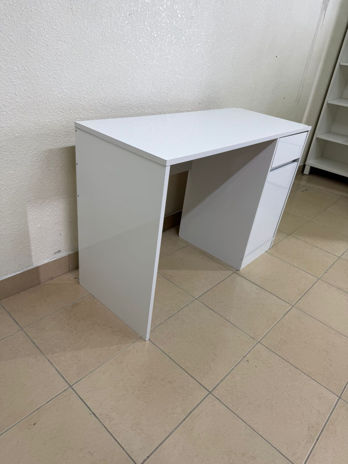 white office table - Image 5