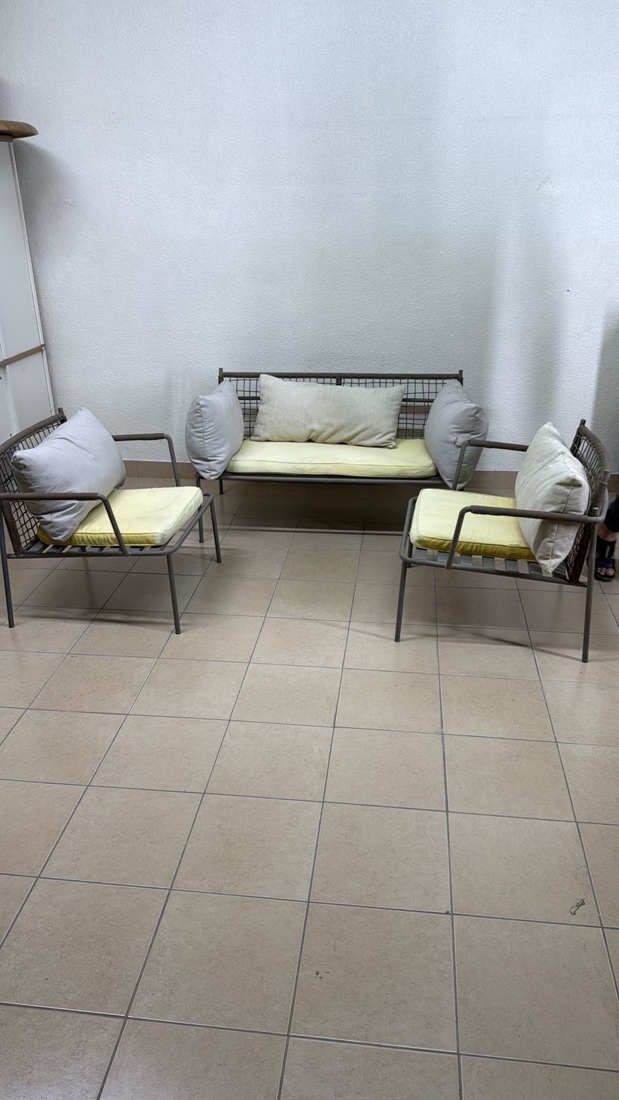 Outdoor furniture with modern touches consisting of a double sofa and two armchairs - Image 6