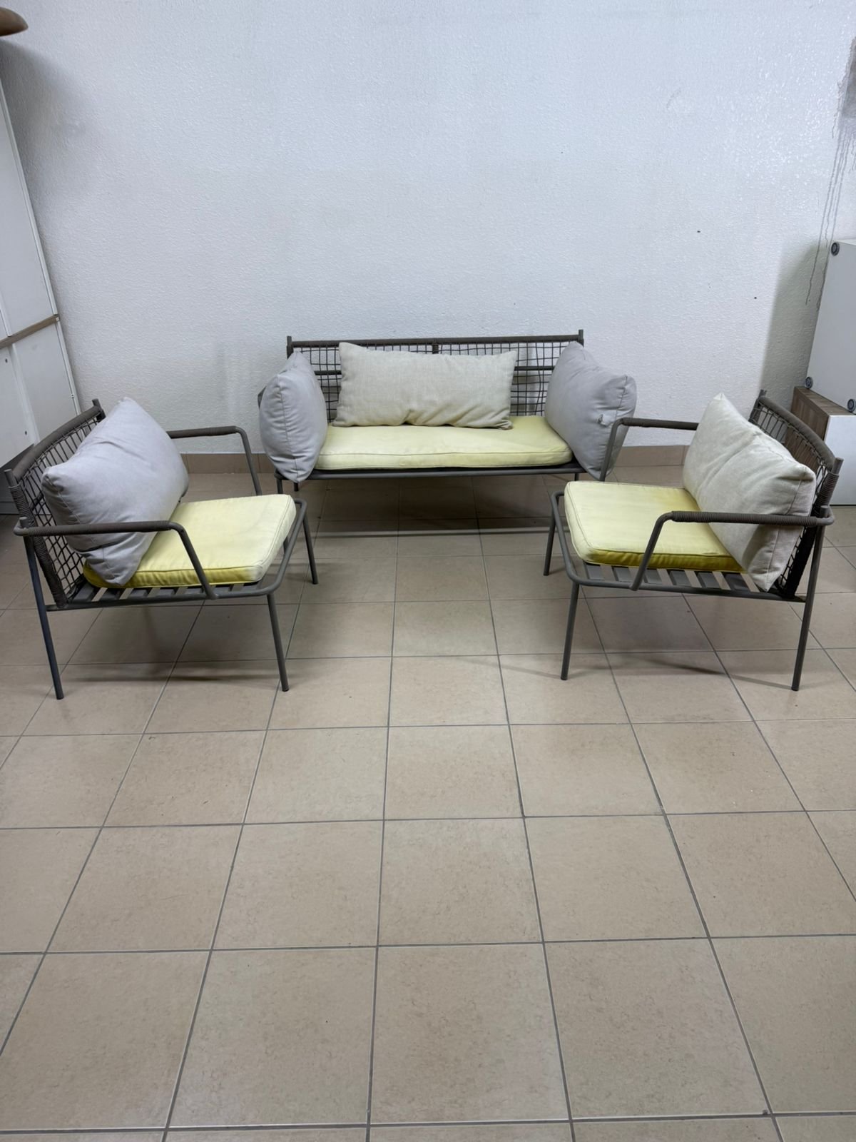 Outdoor furniture with modern touches consisting of a double sofa and two armchairs - Image 7