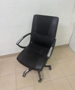 Swivel office chair