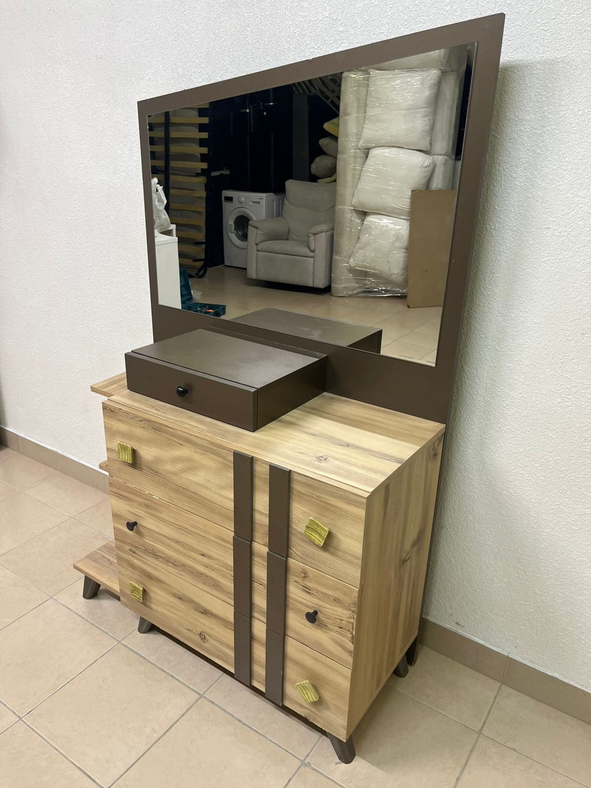 Dressing table with drawers