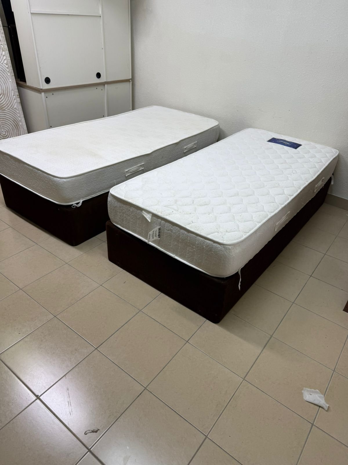 Two single beds with mattresses - Image 5