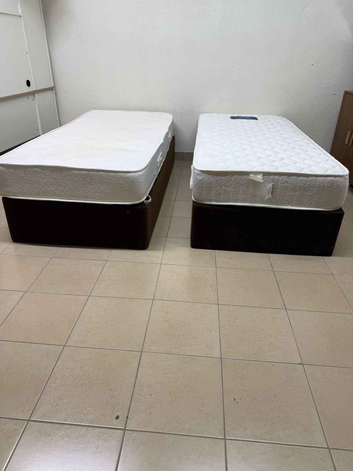 Two single beds with mattresses - Image 7