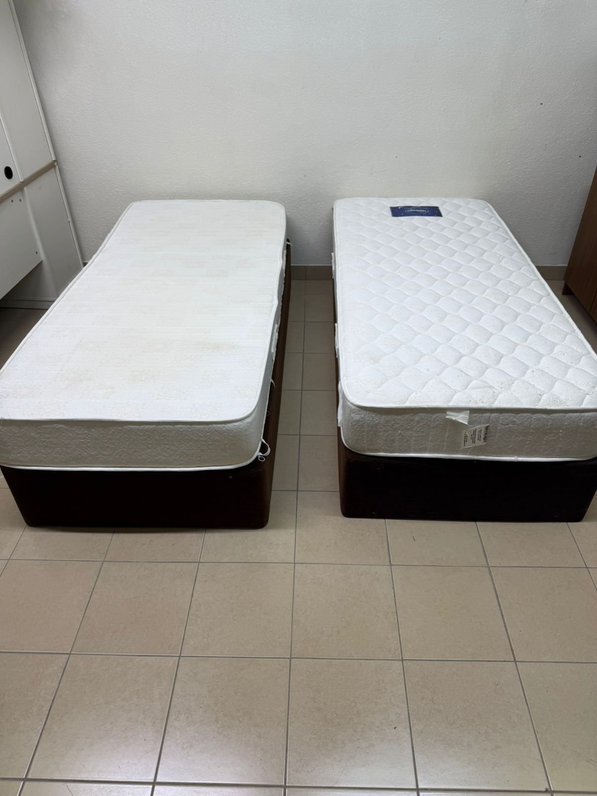 Two single beds with mattresses - Image 8