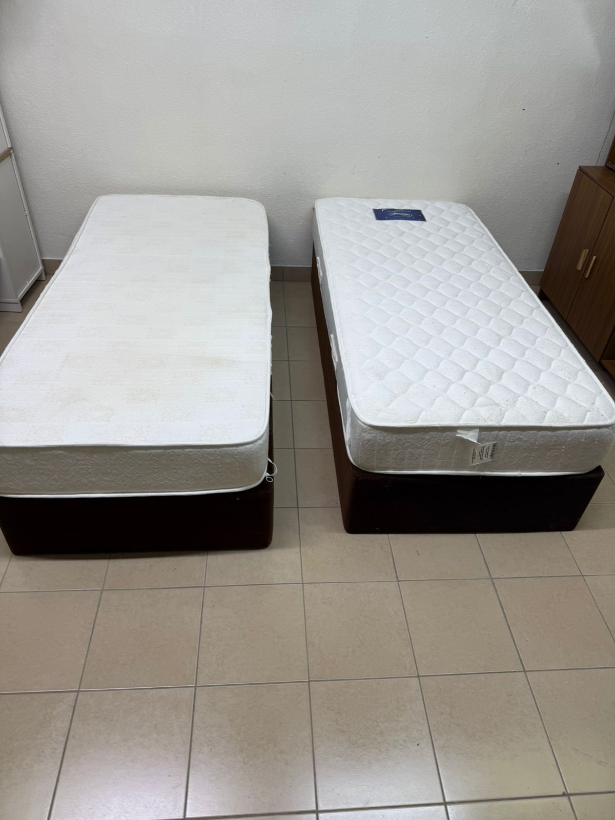 Two single beds with mattresses - Image 10