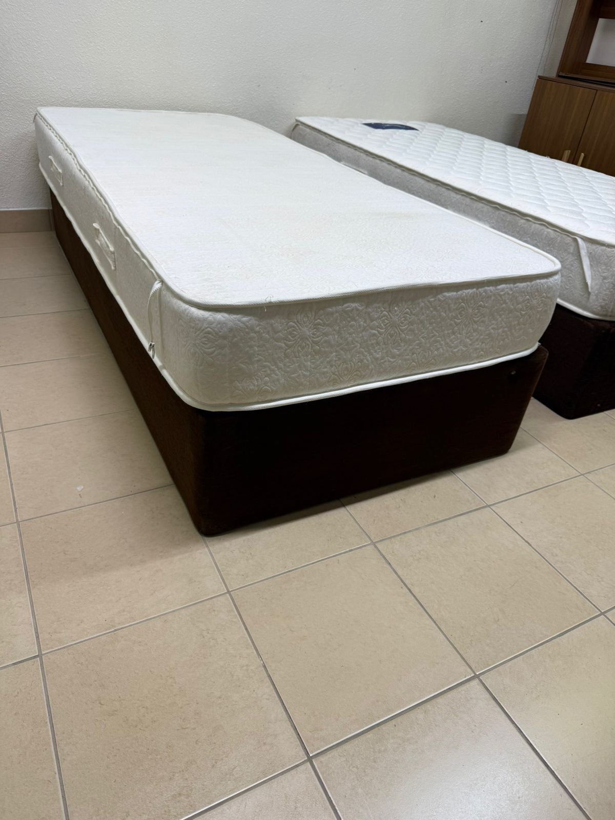 Two single beds with mattresses - Image 11