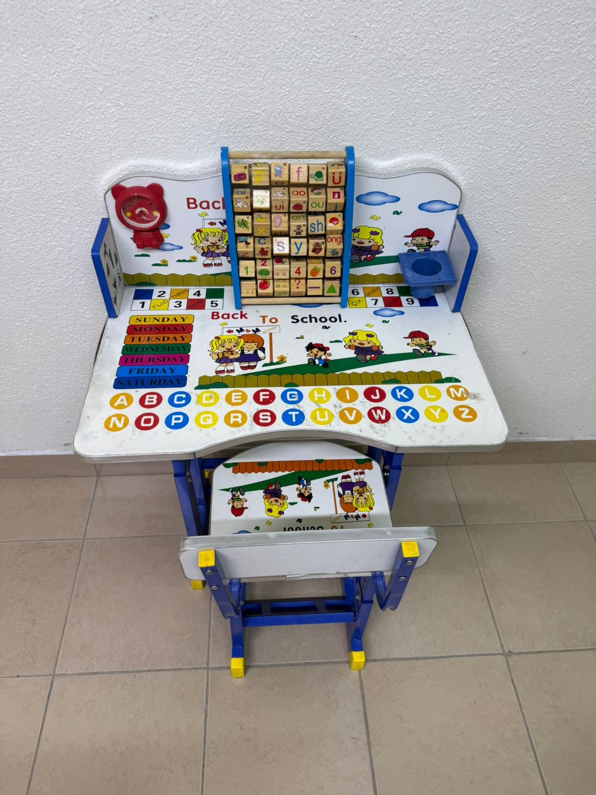 Adjustable children's study table and chair set including educational tools - Image 13