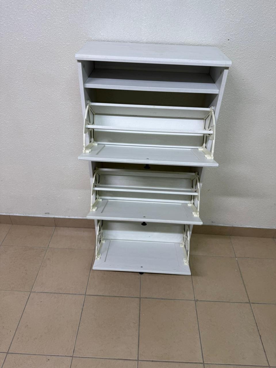 White shoe cabinet with flip-up drawers and small black handles - Image 5