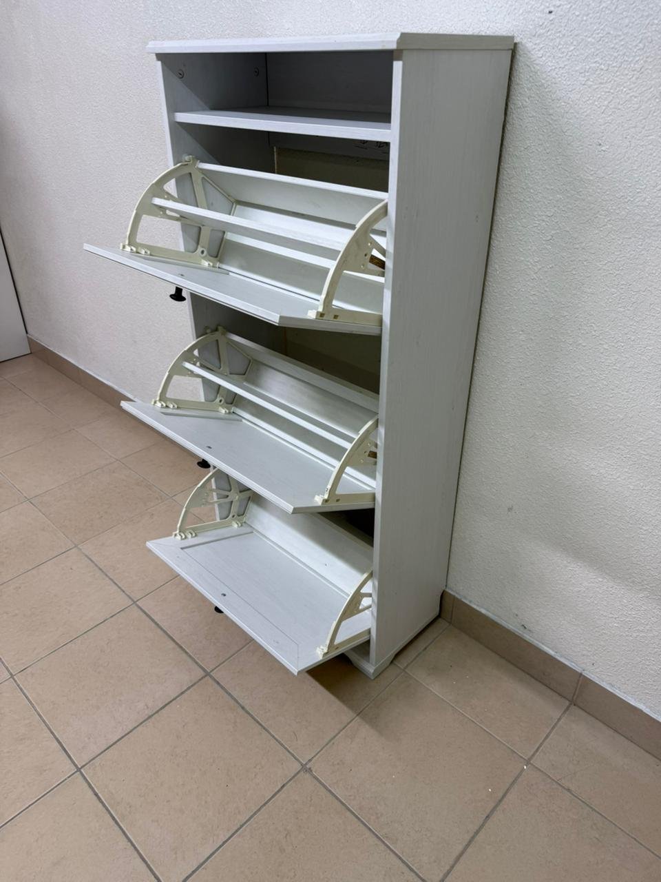 White shoe cabinet with flip-up drawers and small black handles - Image 12